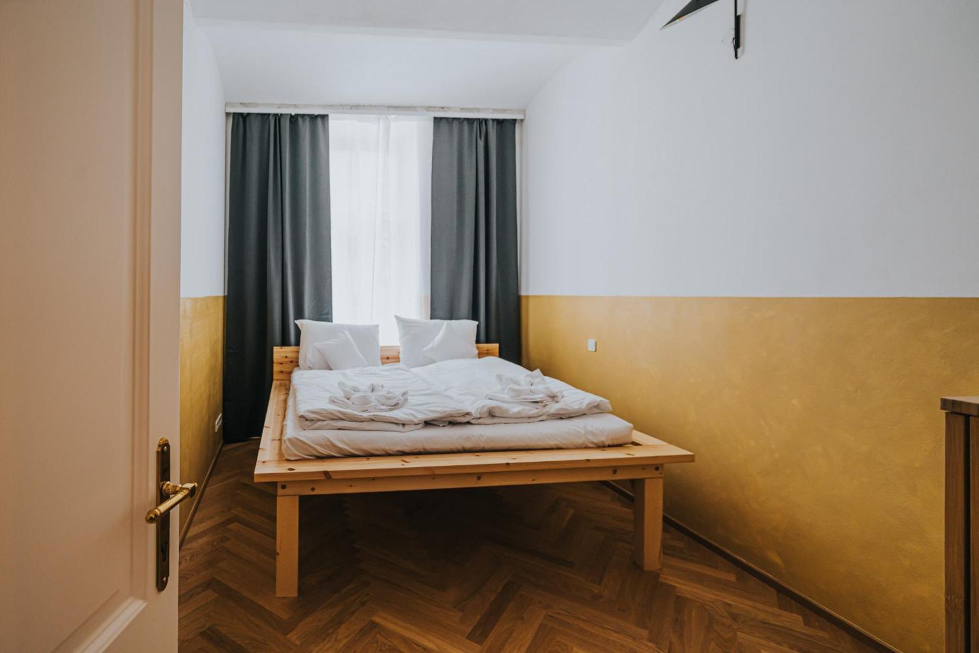 Bohemian Experience Aparthotel Prague Exterior photo